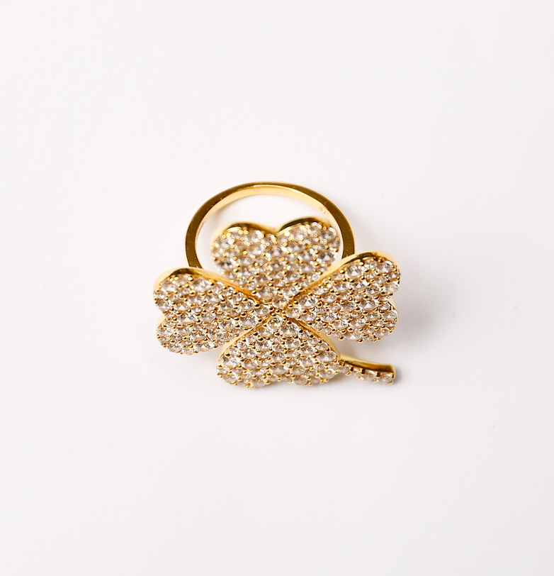 Clover ring